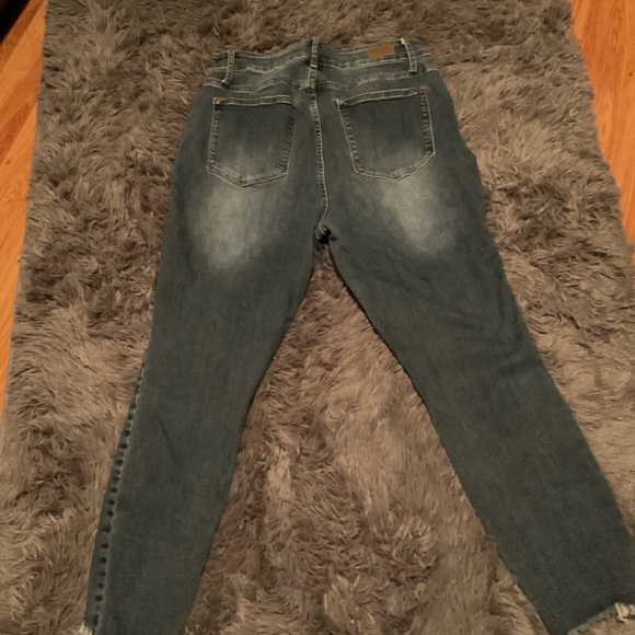 Judy Blue Skinny Fit Fringed Hem Jeans Women’s Plus Size 14W - Picture 2 of 2